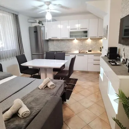 Diadora - Stone Apartment