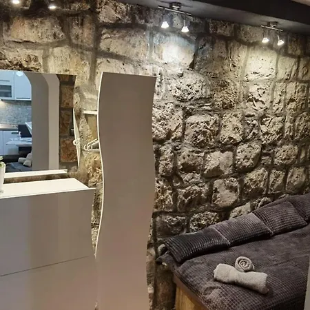 Diadora - Stone Апартаменти